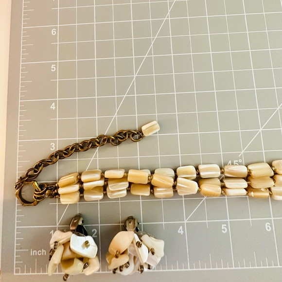 Vintage Mother of Pearl Necklace & Earrings - Picture 12 of 17
